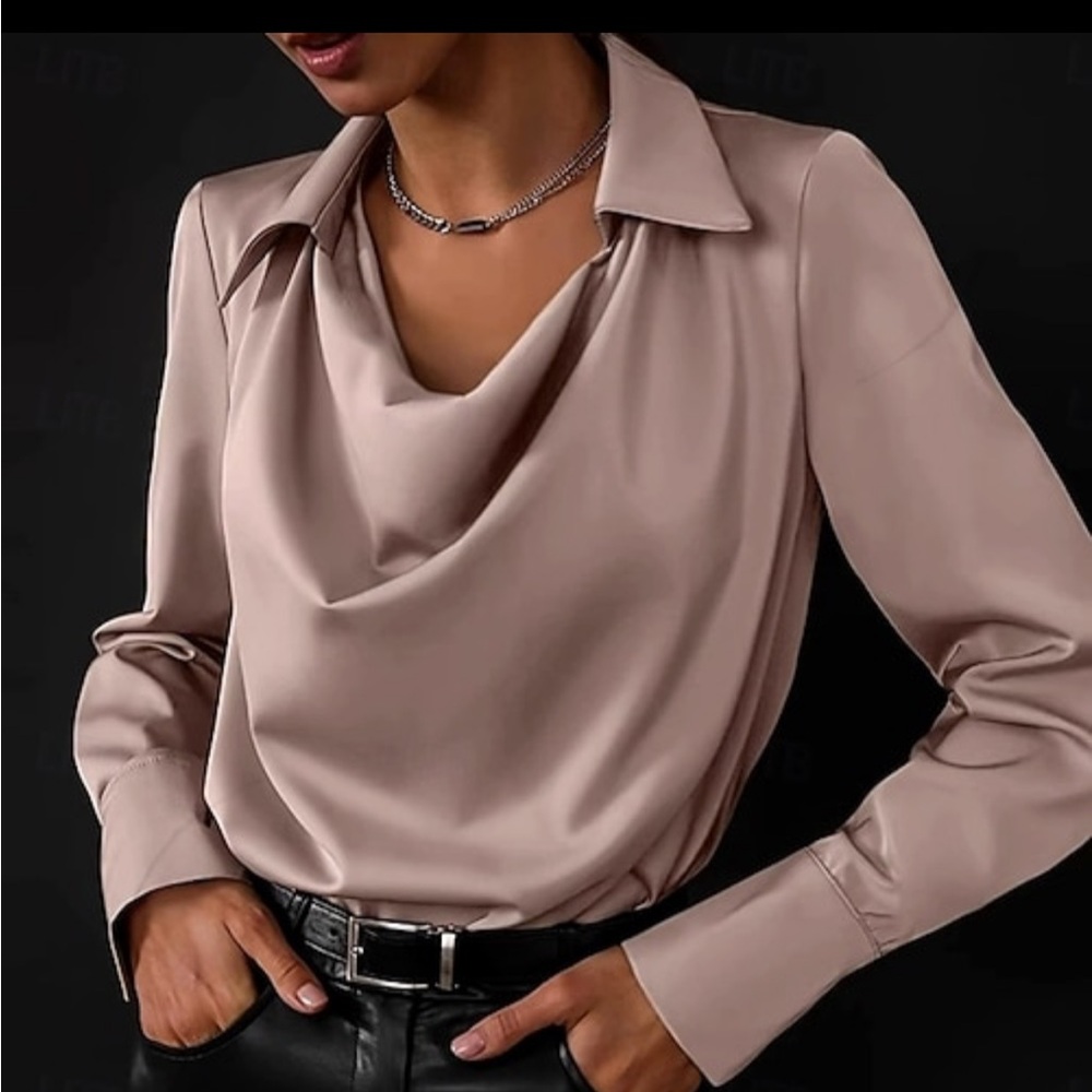 🦄3 for $10🦄 New Pink Cowl Neck Blouse